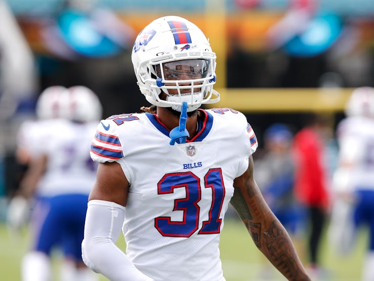 JACKSONVILLE, FL - NOVEMBER 7: Safety Damar Hamlin #31 of the Buffalo Bills warms up before the game...