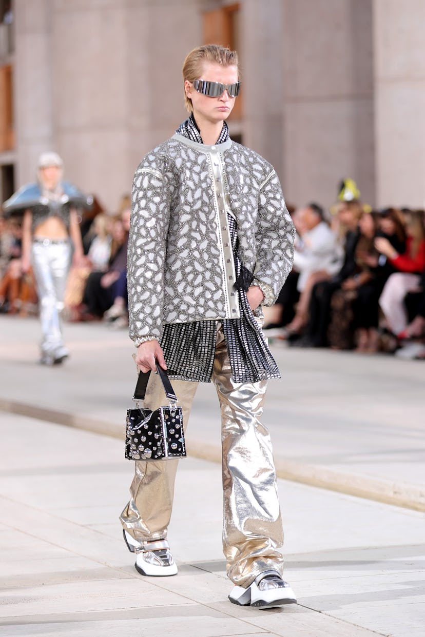 Louis Vuitton Cruise 2023 runway show