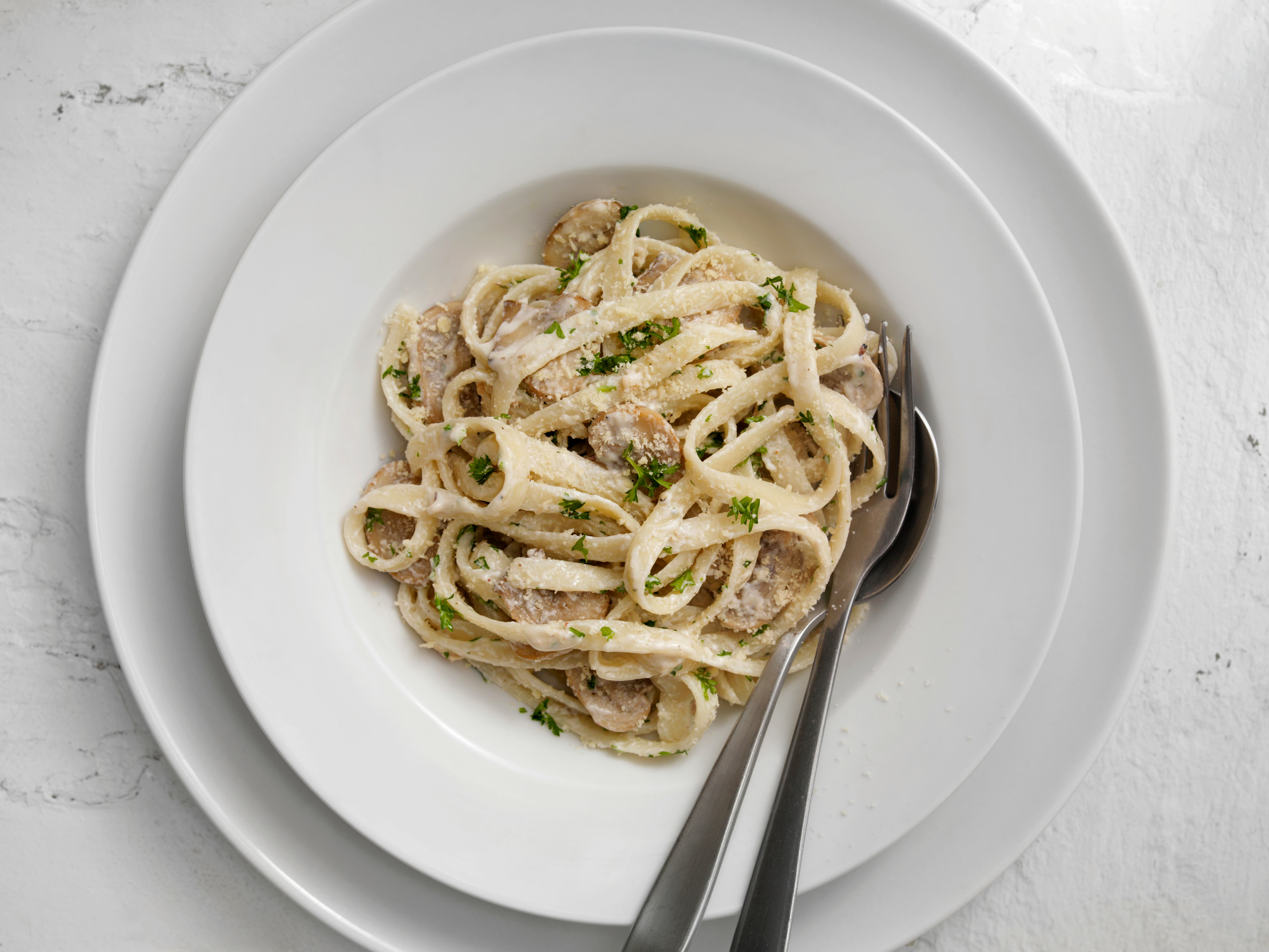 Khloé Kardashian's White Cream Sauce Pasta Is Peak Comfort Food