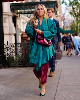 Sarah Jessica Parker films a scene for 'And Just Like That' 