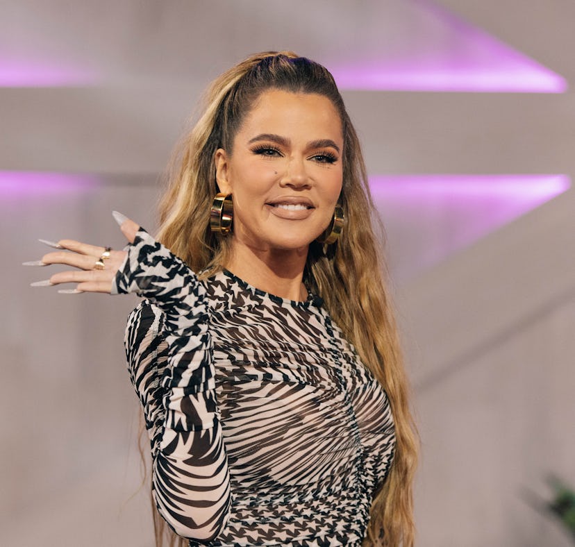 Khloé Kardashian shares her white cream sauce recipe for pasta.