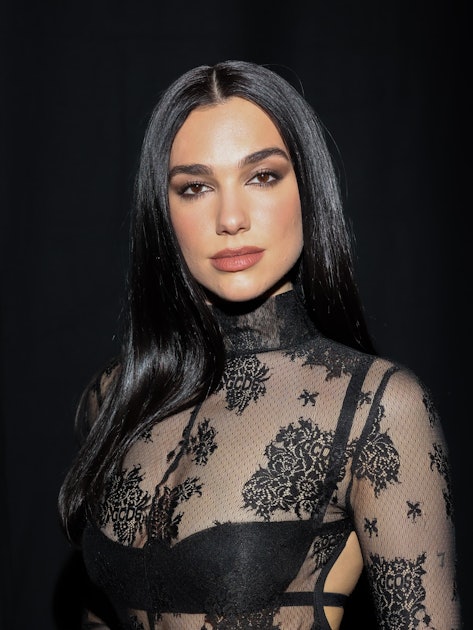 Dua Lipa's Vampy Red Hair Is Kicking Off A Whole New Era For The Star