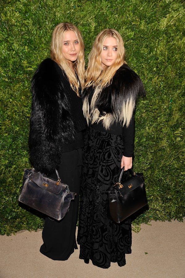 Ashley Olsen (L) and Mary-Kate Olsen attend the 7th Annual CFDA/Vogue Fashion Fund Awards.