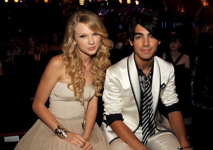 Taylor Swift and Joe Jonas' astrological compatibility.