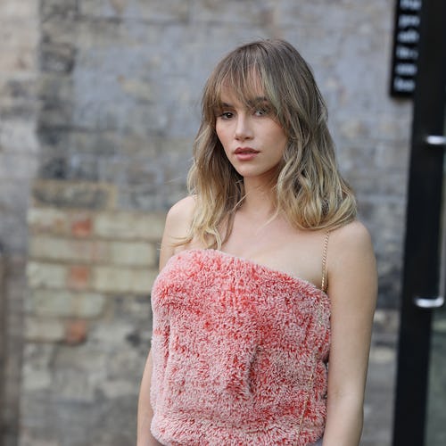 Suki Waterhouse bra and suit look