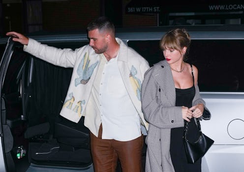 On her dates with Travis Kelce, Taylor Swift opted for signature red lips on night, and peach the ni...