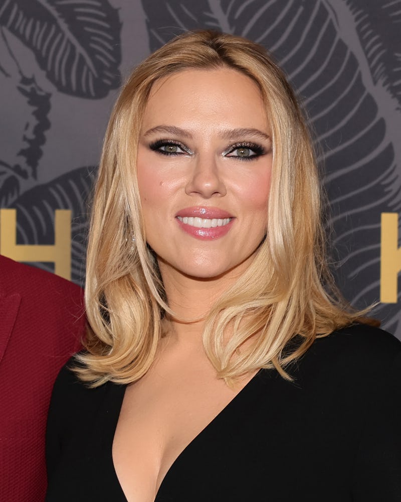 Scarlett Johansson smoky eye makeup