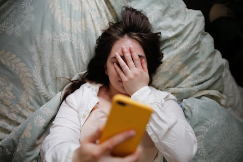 How to try the "cognitive shuffling" technique to fall asleep faster.