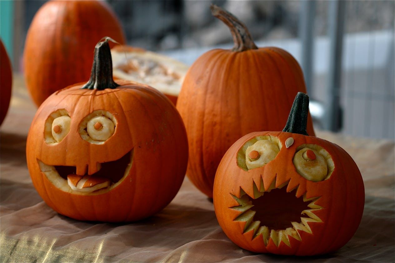 12 Easy Pumpkin Carving Ideas For Kids & Their Non-Artistic Parents