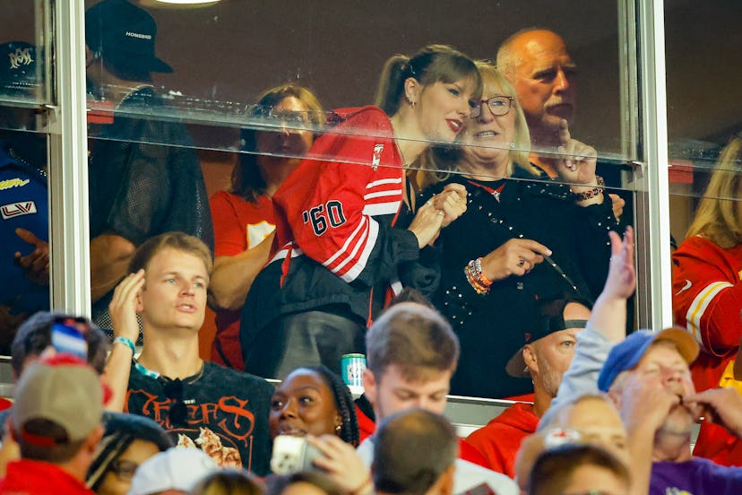 Taylor Swift and Donna Kelce talk before the game between the Kansas City Chiefs and the Denver Bron...
