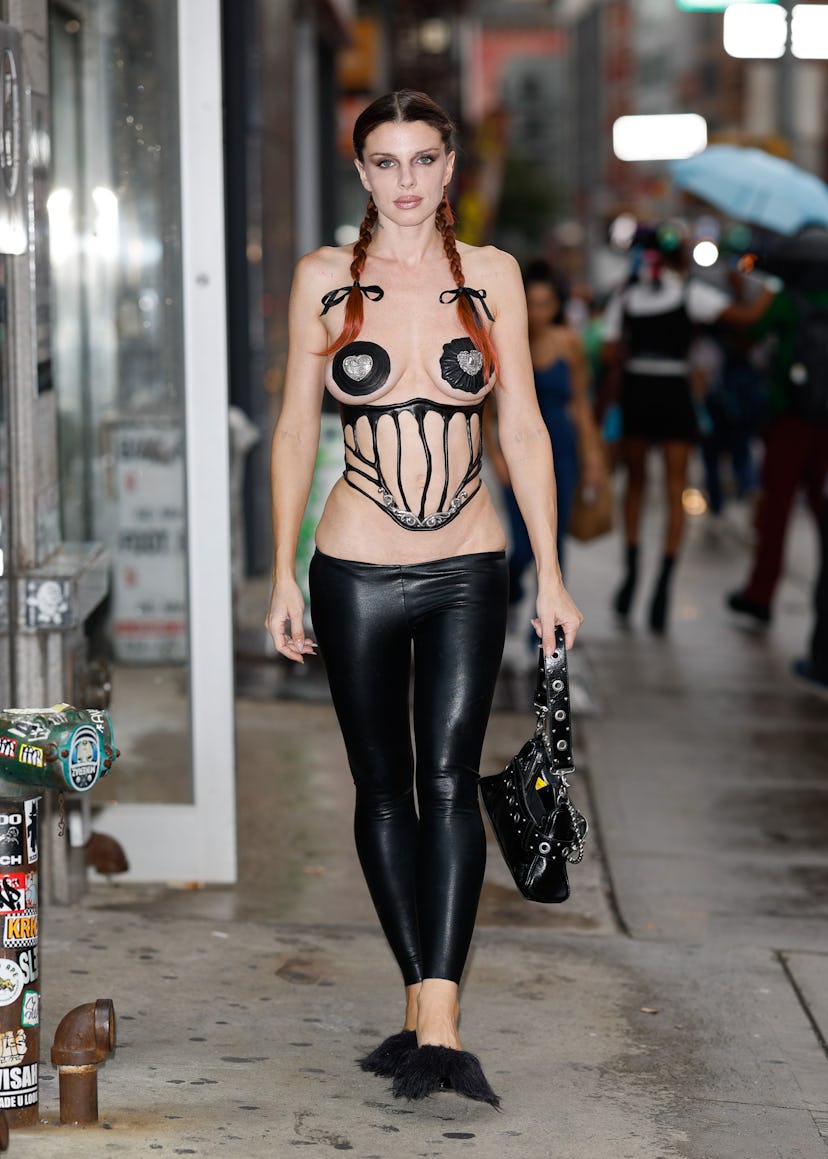Julia Fox attending New York Fashion Week. 