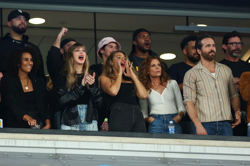 EAST RUTHERFORD, NJ - OCTOBER 1: Taylor Swift and Blake Lively cheer from the stands during an NFL f...