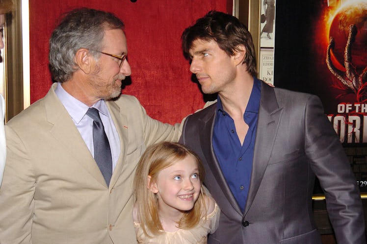 NEW YORK CITY, NY - JUNE 23: (L-R) Steven Spielberg, Dakota Fanning and Tom Cruise attend U.S. Premi...