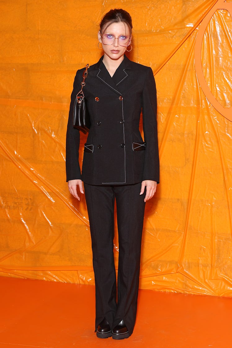 Emma Chamberlain attends the Louis Vuitton Womenswear Spring/Summer 2024 show 