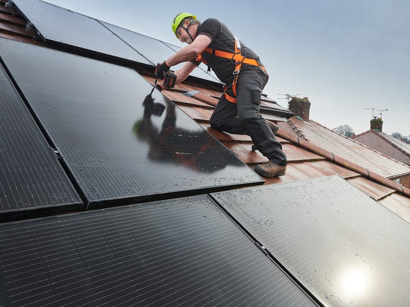 solar panel installer