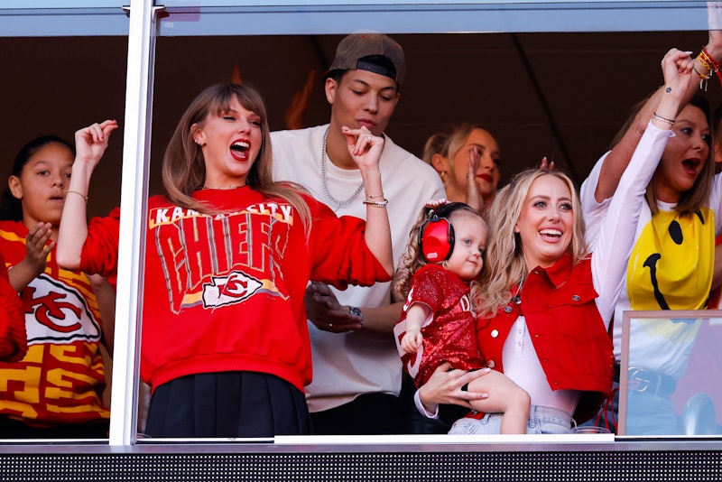 Taylor Swift Just Cheered on Travis Kelce Wearing a Friendship
