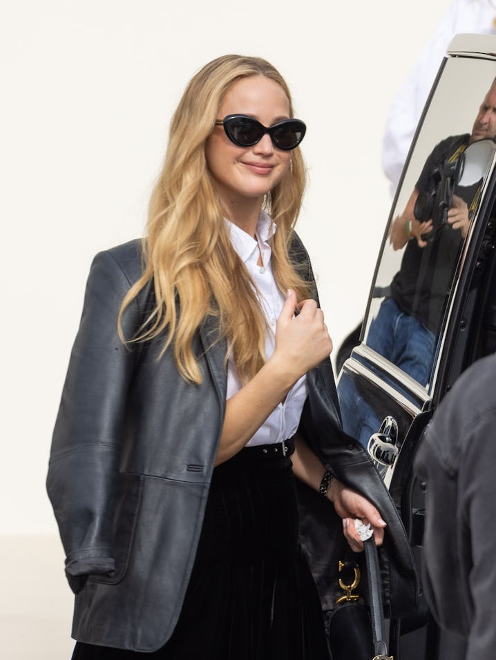 Jennifer Lawrence cat eye sunglasses in Paris 2023