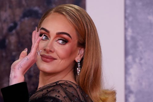 Adele nude nails at 2022 BRIT Awards