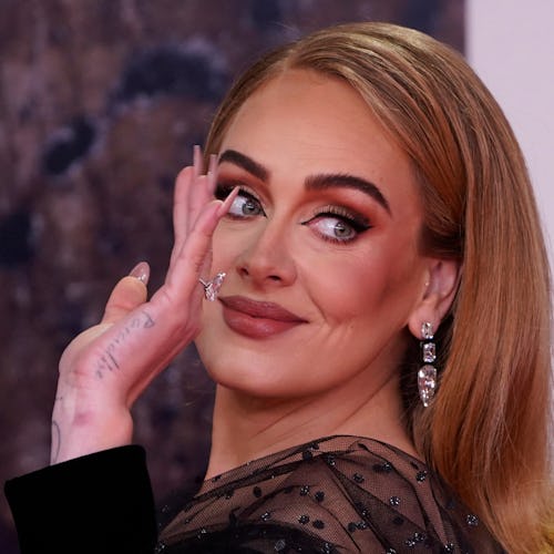 Adele nude nails at 2022 BRIT Awards