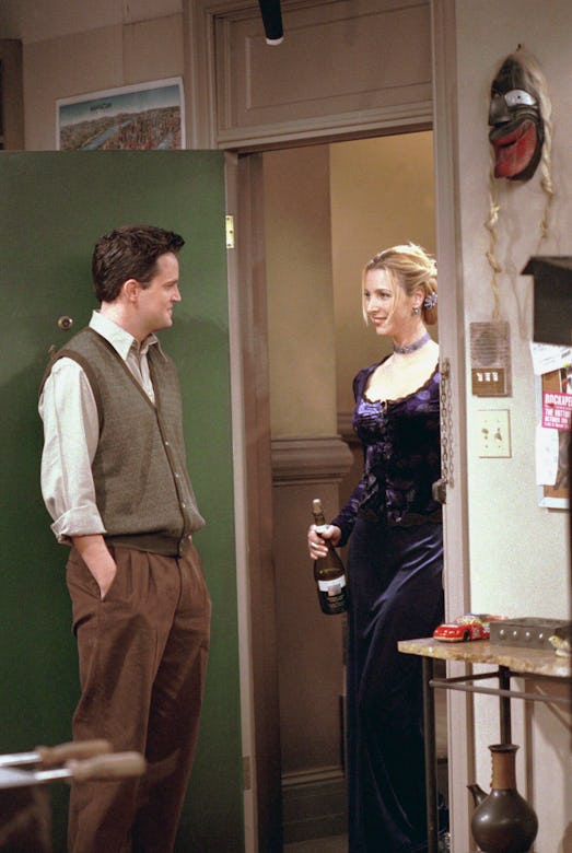 The FRIENDS episode "The One Where Everybody Finds Out" features Matthew Perry as Chandler Bing, Lis...