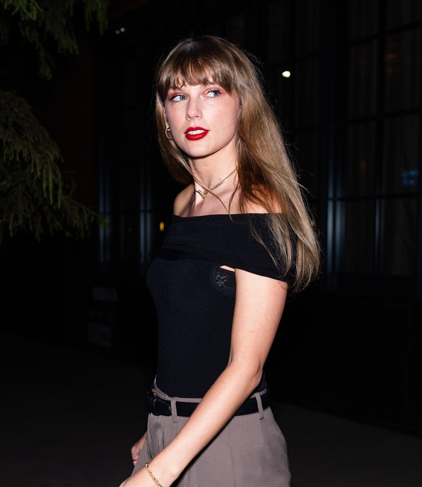 Taylor Swift straight hair in New York September 2023