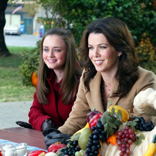 LOS ANGELES - OCTOBER 24:  "Let The Games Begin" (l-r) Alexis Bledel as Rory Gilmore, Lauren Graham ...