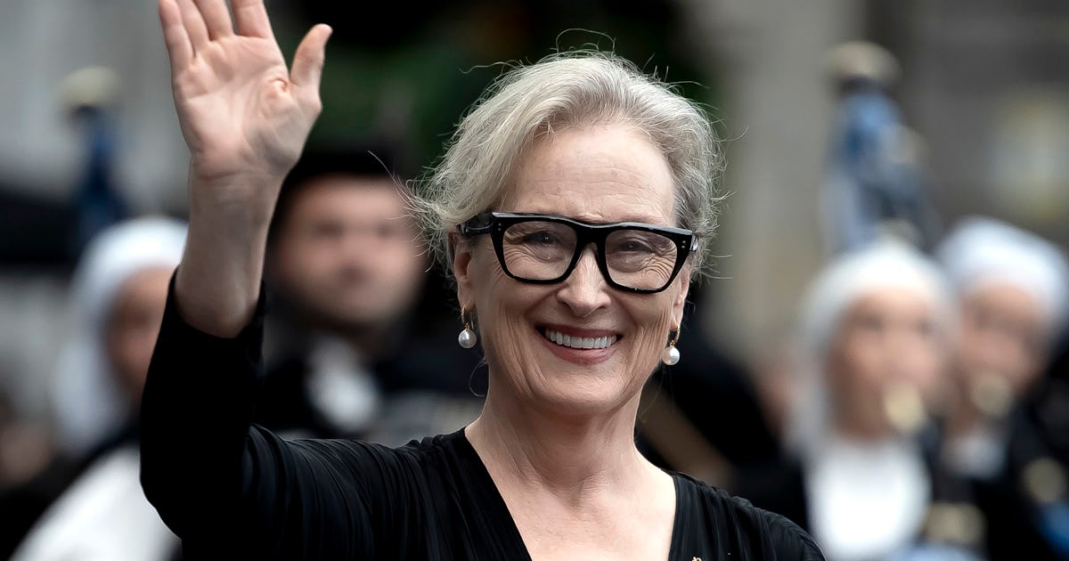 Joni Mitchell’s Birthday Party Brought Out Meryl Streep & So Many Other