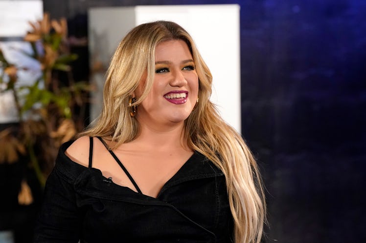 Kelly Clarkson shared her thoughts about Taylor Swift's feud with Scooter Braun.