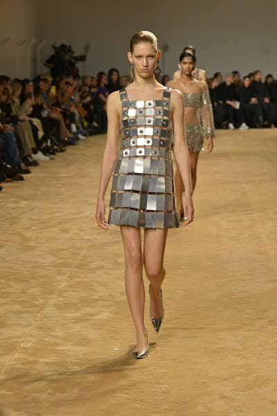 Model on the runway at Paco Rabanne Fall 2023 Ready To Wear Fashion Show on March 1, 2023 at the Pal...