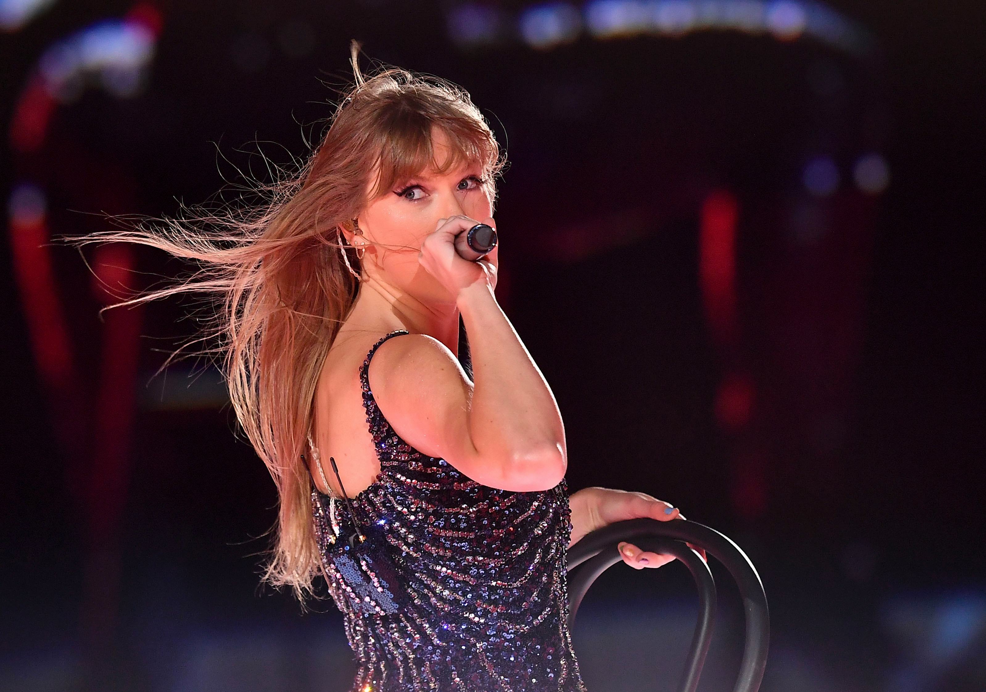 Drake Pays Tribute To Taylor Swift In New Song