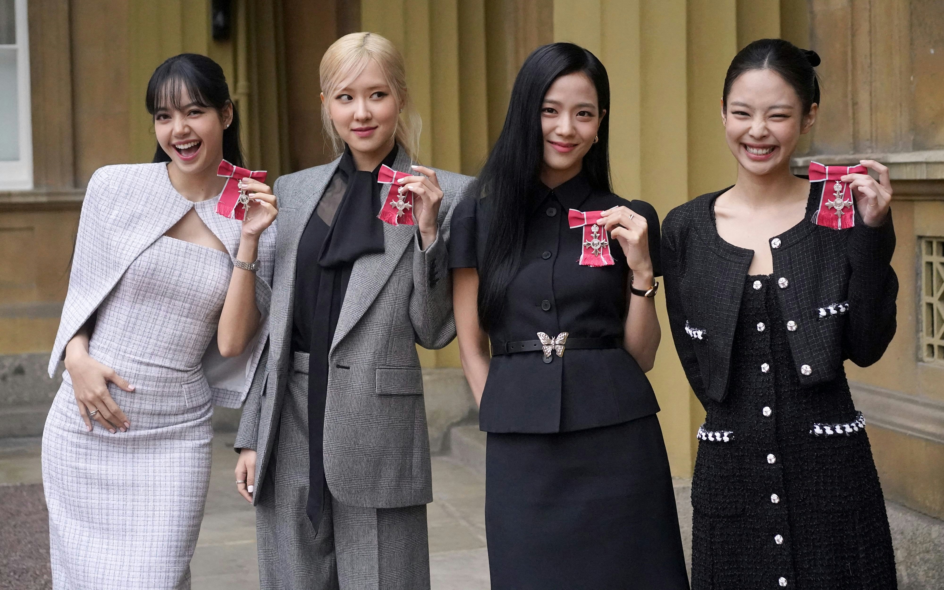 Blackpink's Jennie, Jisoo, Rosé & Lisa's Best Outfits, Photos