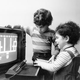 (Original Caption) New York: Two of the luckiest kids in the country are Katherine Esterman, 3 1/2, ...