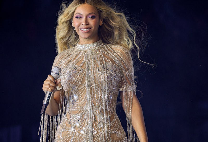 WARSAW, POLAND - JUNE 27: (EDITORIAL USE ONLY)(EXCLUSIVE COVERAGE) Beyoncé performs onstage during t...