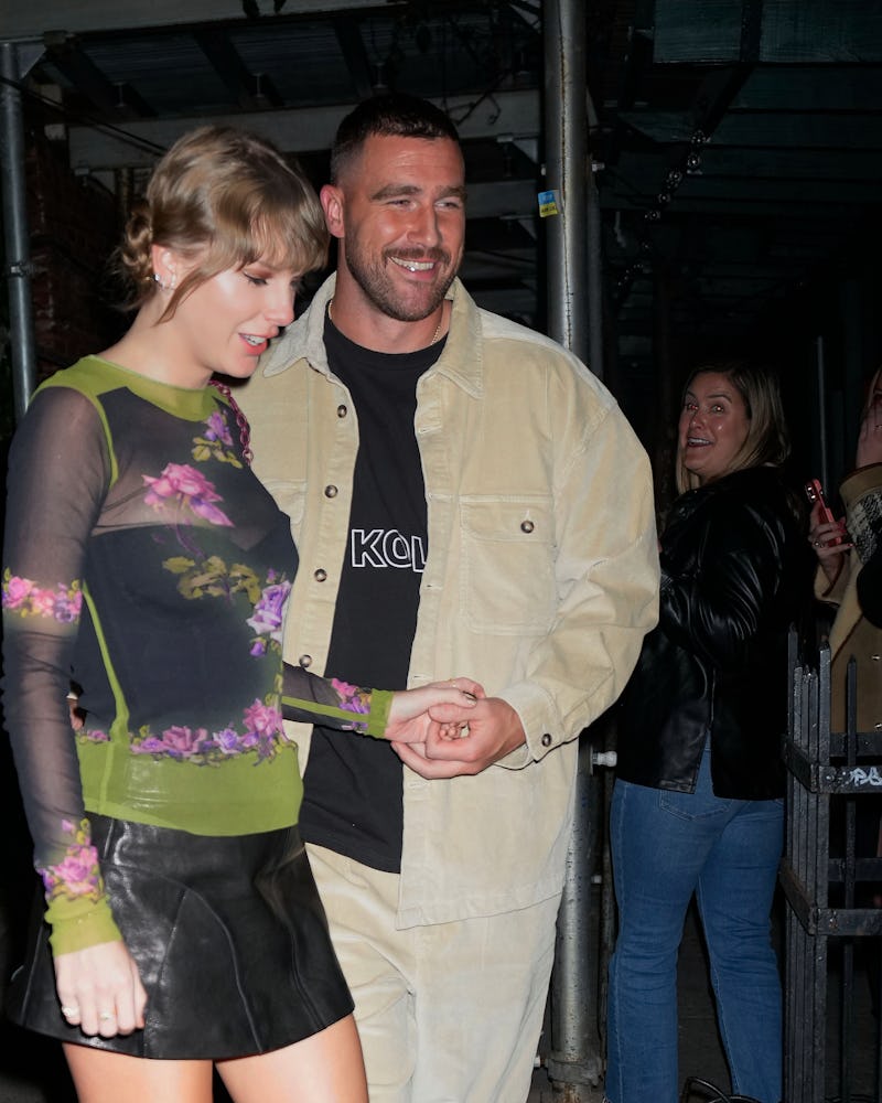 Taylor Swift makeup on date with Travis Kelce