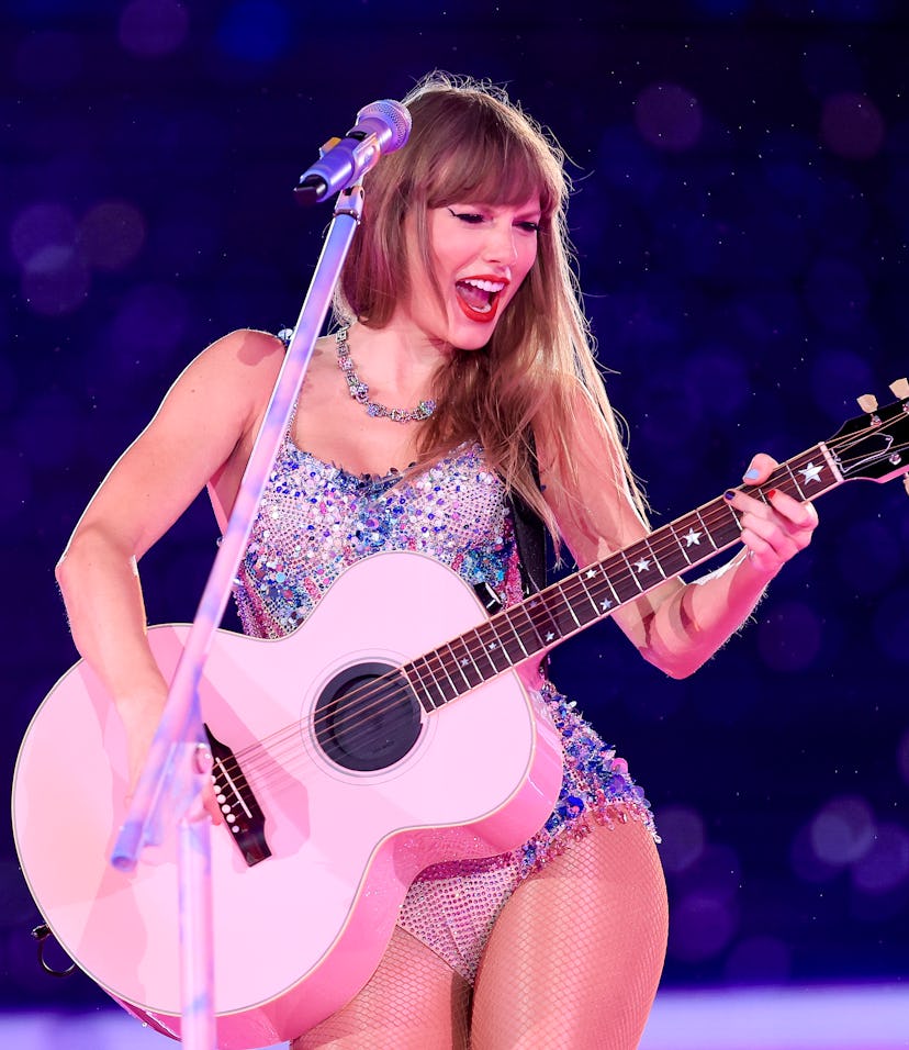 SAO PAULO, BRAZIL - NOVEMBER 24: (EDITORIAL USE ONLY. NO BOOK COVERS.) Taylor Swift performs onstage...