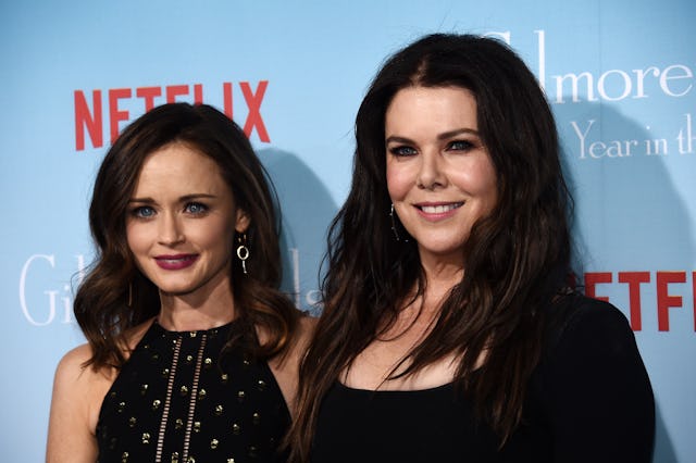Actresses Alexis Bledel (L) and Lauren Graham arrive at the premiere of Netflix's "Gilmore Girls: A ...