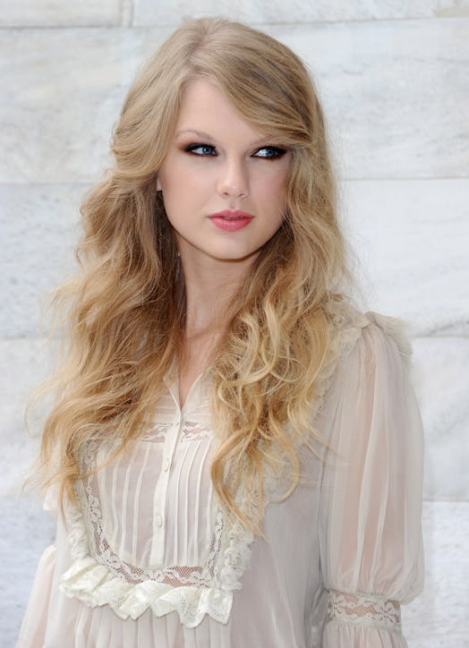 Taylor Swift mushroom blonde hair Cavalli show 2010