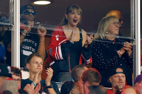 KANSAS CITY, MISSOURI - OCTOBER 12: Taylor Swift and Donna Kelce cheer before the game between the K...