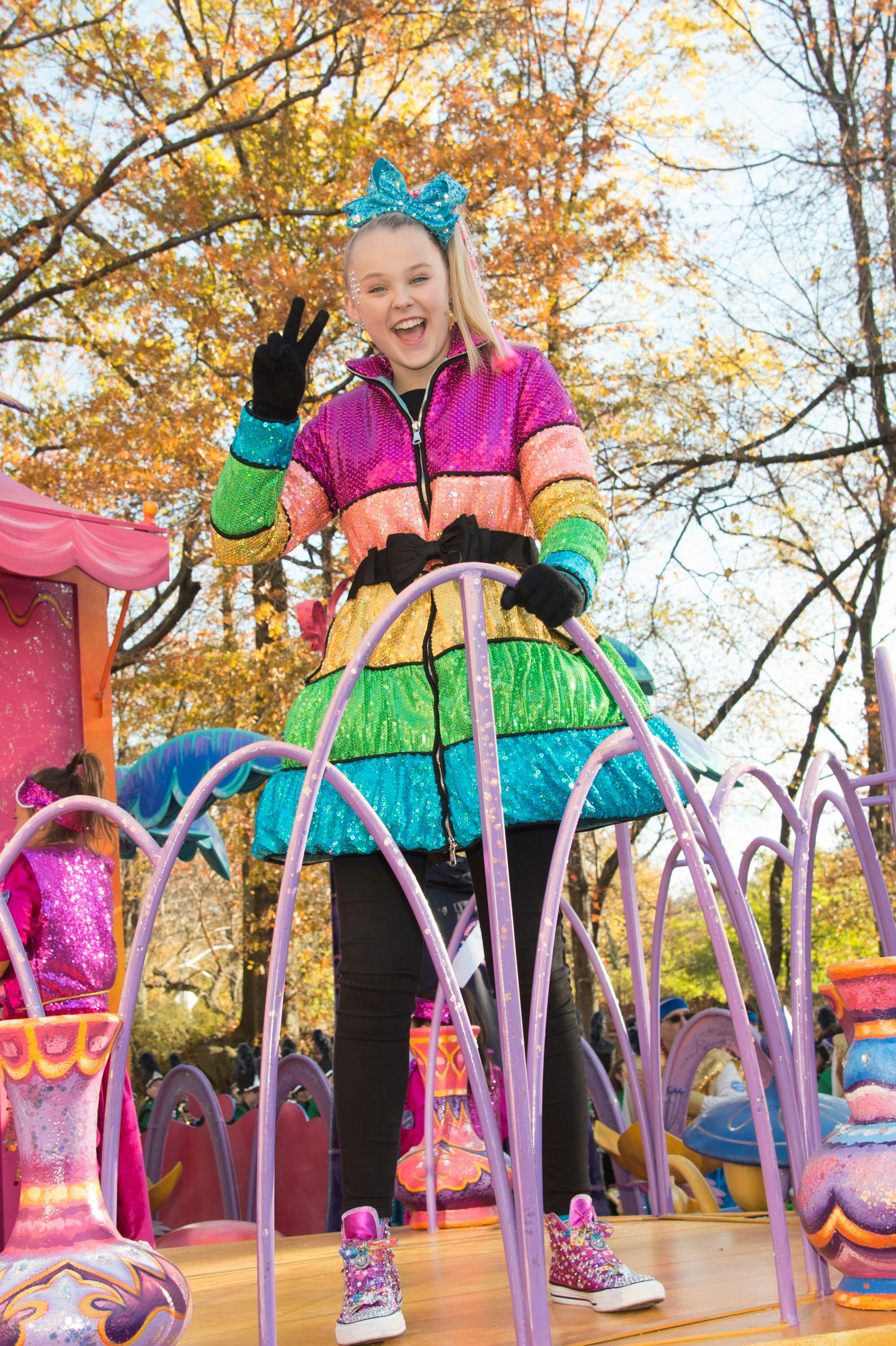 NEW YORK, NY - NOVEMBER 23:  JoJo Siwa attends the 91st Annual Macy&rsquo;s Thanksgiving Day Parade on Nov&hellip;