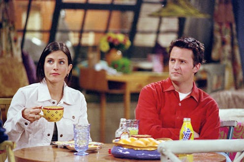 Courteney Cox and Matthew Perry and Monica Geller and Chandler Bing in 'Friends'