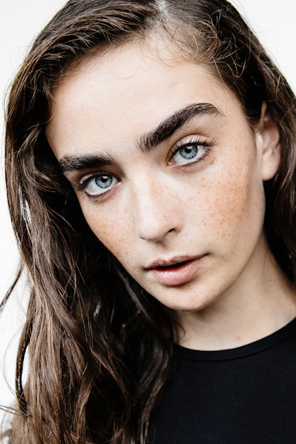 2024 Eyebrow Trend Predictions Embrace Natural Looks