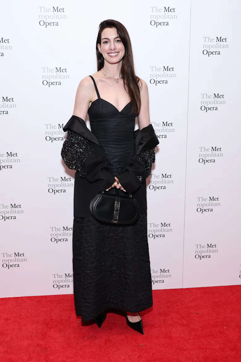 Anne Hathaway 2013 Met Gala Best Dressed Anne Hathaway's Best Red Carpet Looks Would Make Miranda Priestly Anne Hathaway 2013 Met Gala Best Dressed Anne Hathaway's Best Red Carpet Looks Would Make Miranda Priestly