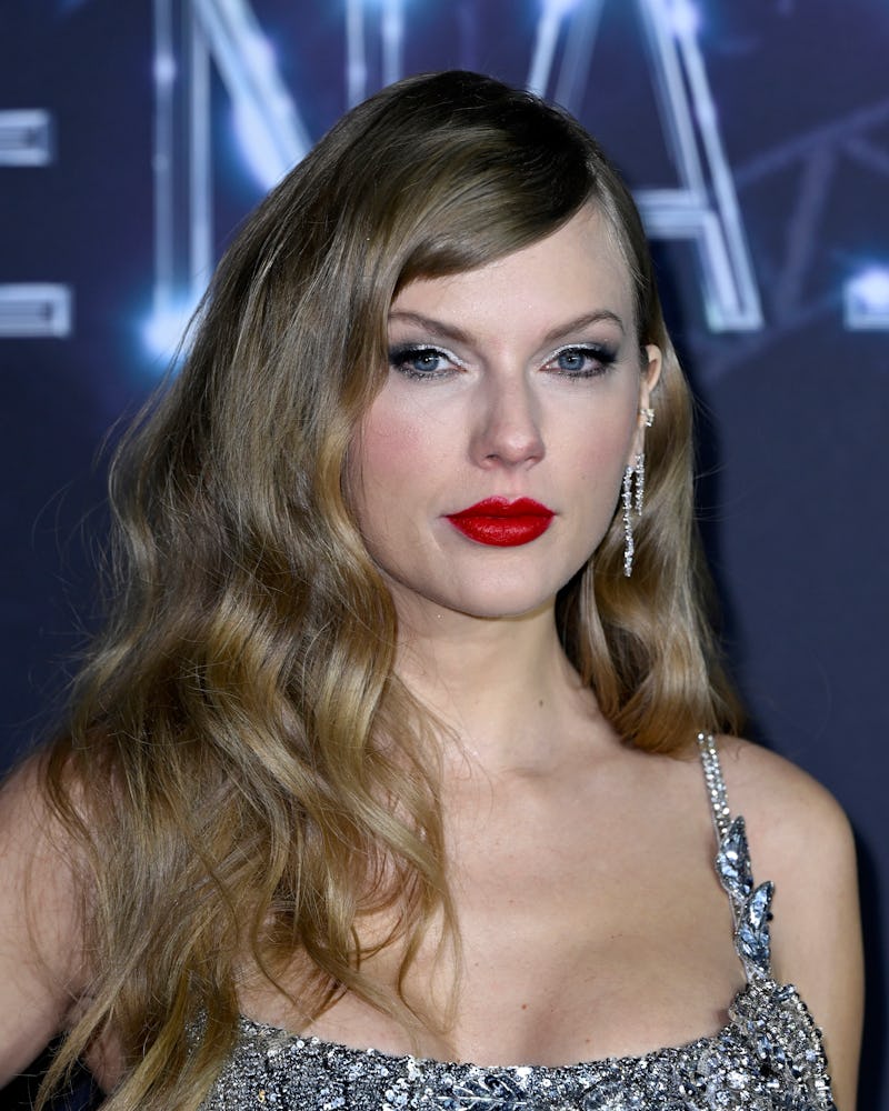 Taylor Swift side-parted bangs Beyonce movie premiere