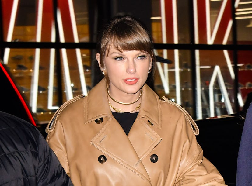 Taylor Swift laughed off jokes about her "millennial" emoji use.