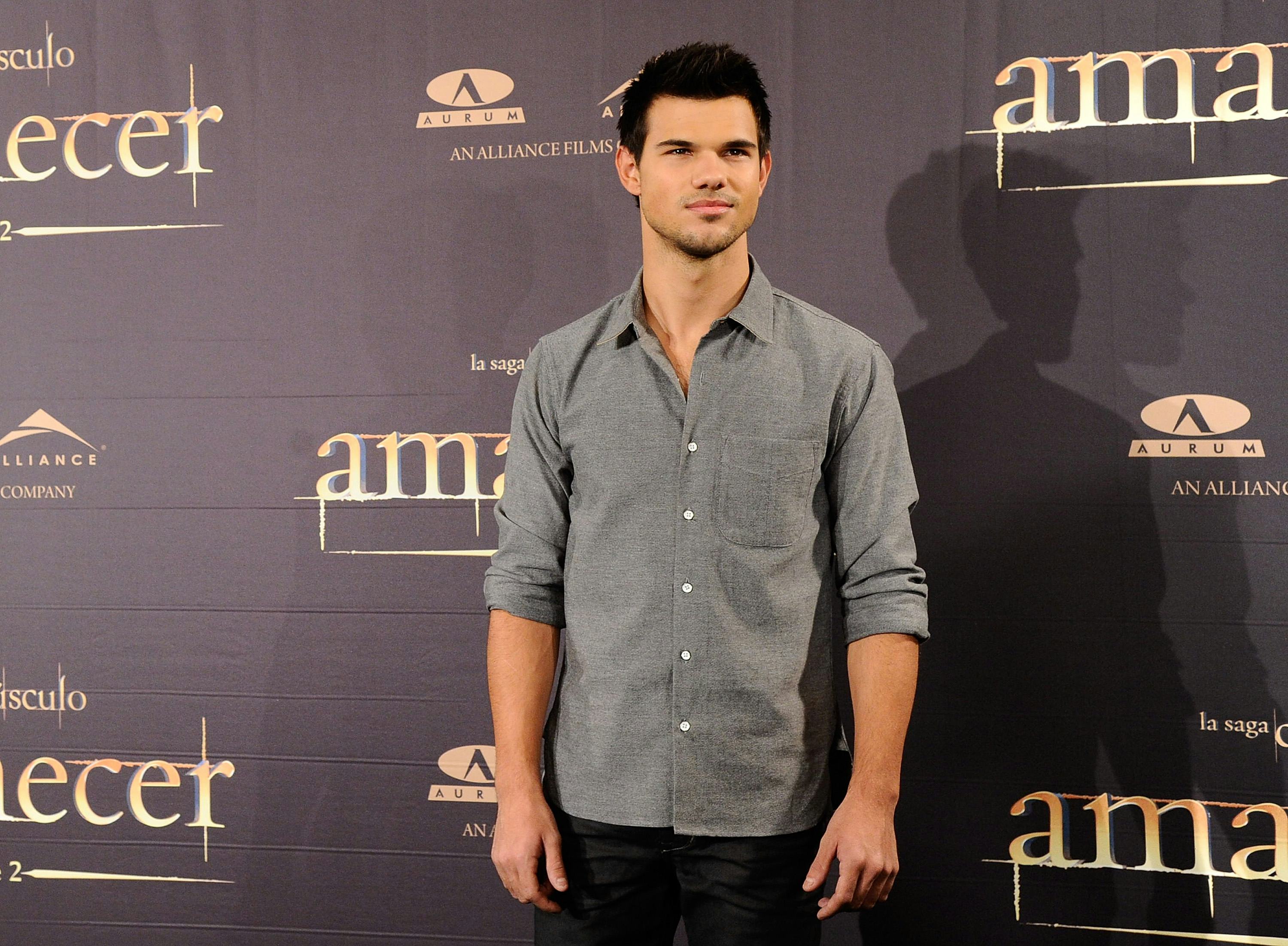Taylor Lautner at a &lsquo;Twilight&rsquo; premiere