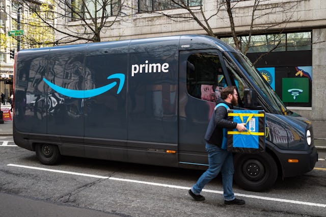 You can tip your Amazon driver $5 for free this season.