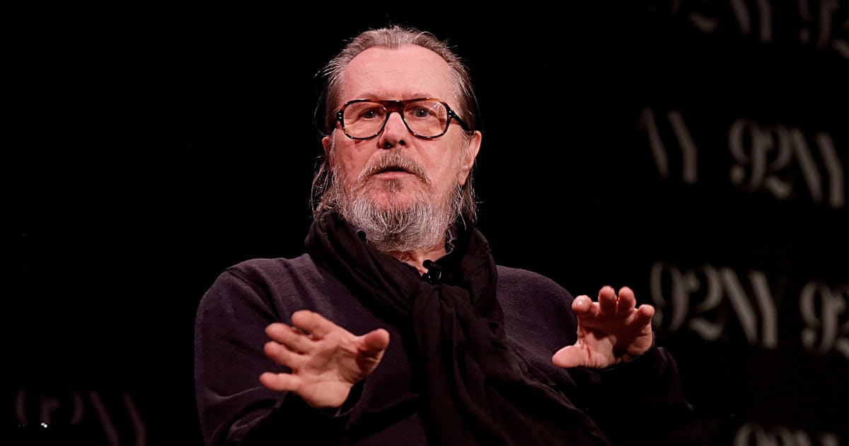“Mediocre”: los fans de Harry Potter no pueden explicarse que este actor juzgue así su actuación 4 Gary Oldman ha dicho que si hubiera leído toda la saga de Harry Potter antes de interpretar a Sirius Black, lo habría hecho de manera diferente