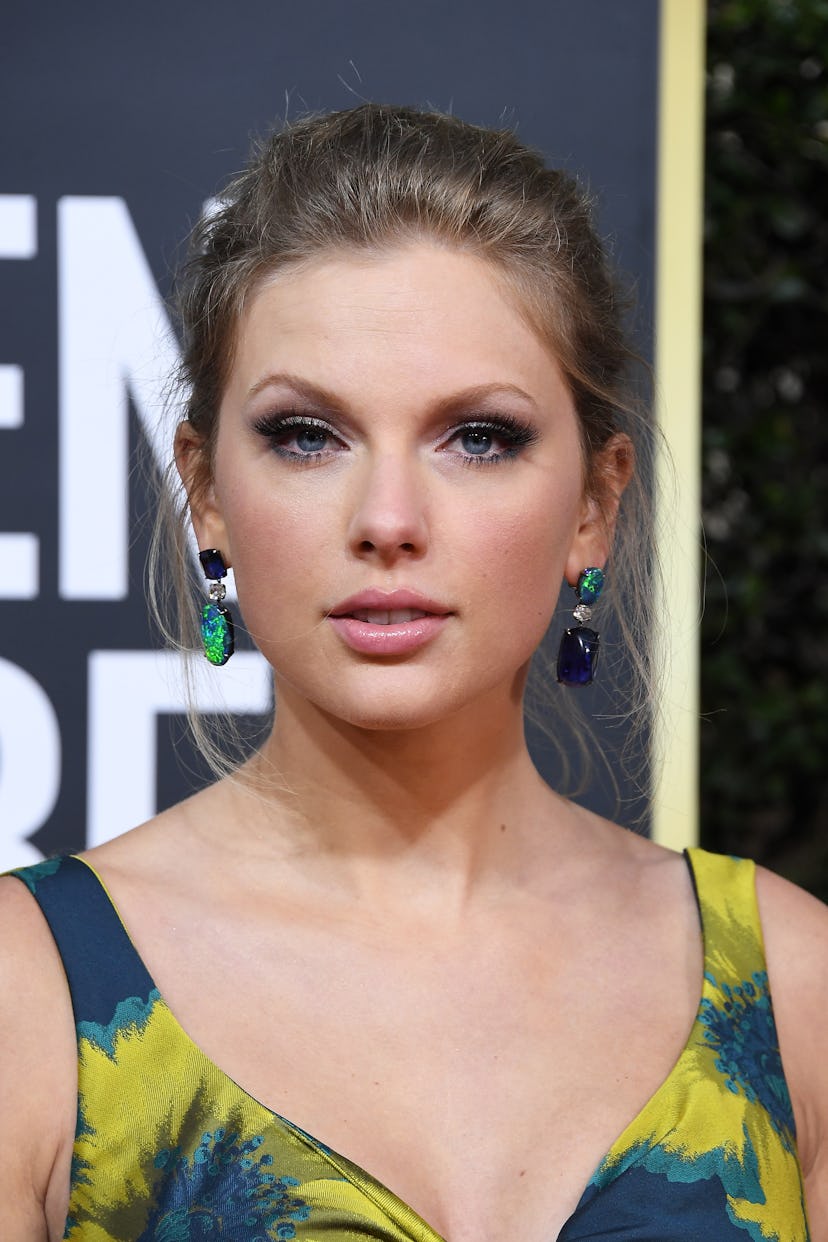 Taylor Swift skinny brows