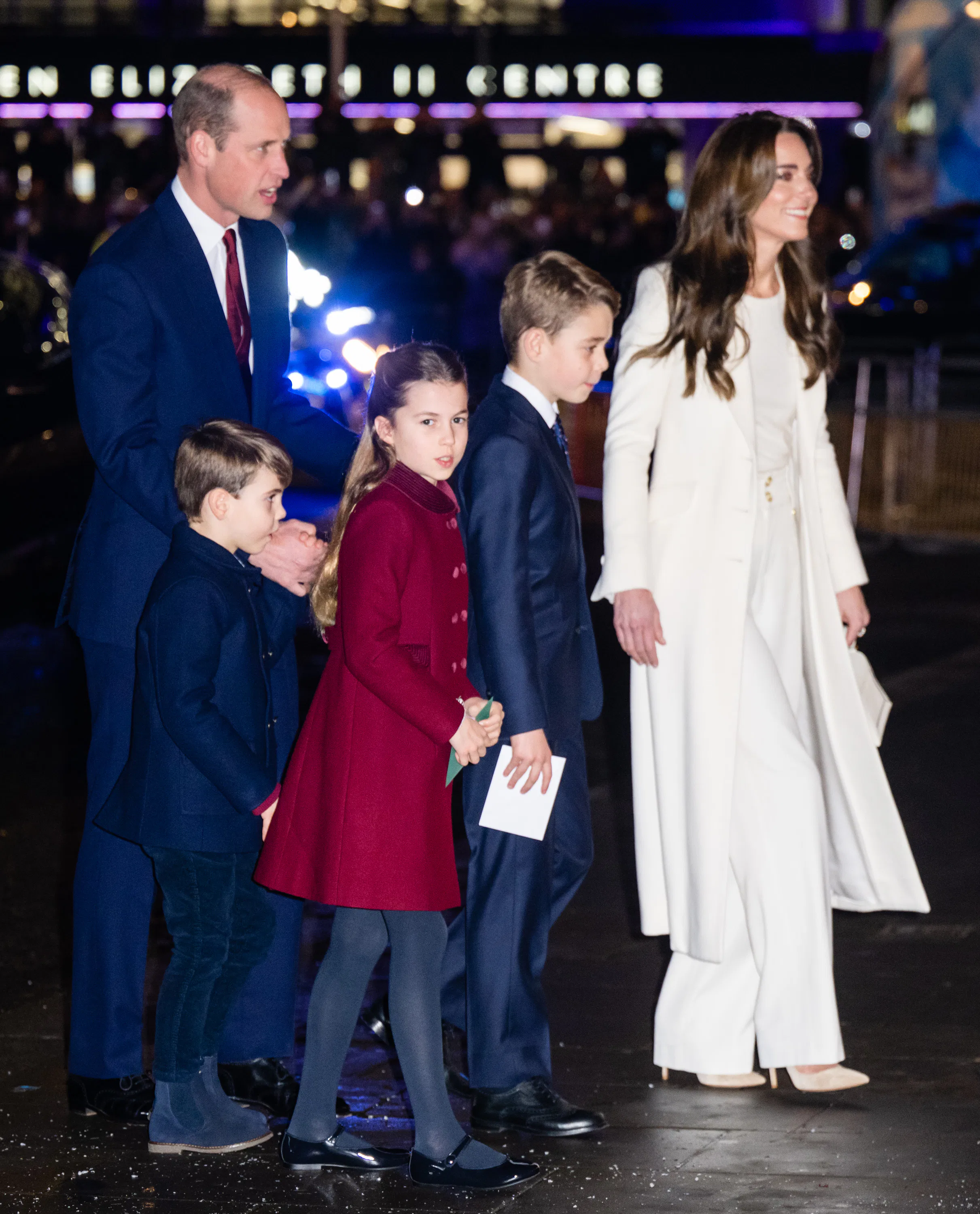 Princess Charlotte Has A Signature Christmas Outfit, Until She Outgrows ...