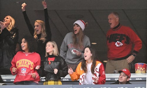 FOXBORO, MA - DECEMBER 17: Brittany Mahomes (back row 2nd L), Taylor Swift, and Scott Swift cheer wh...